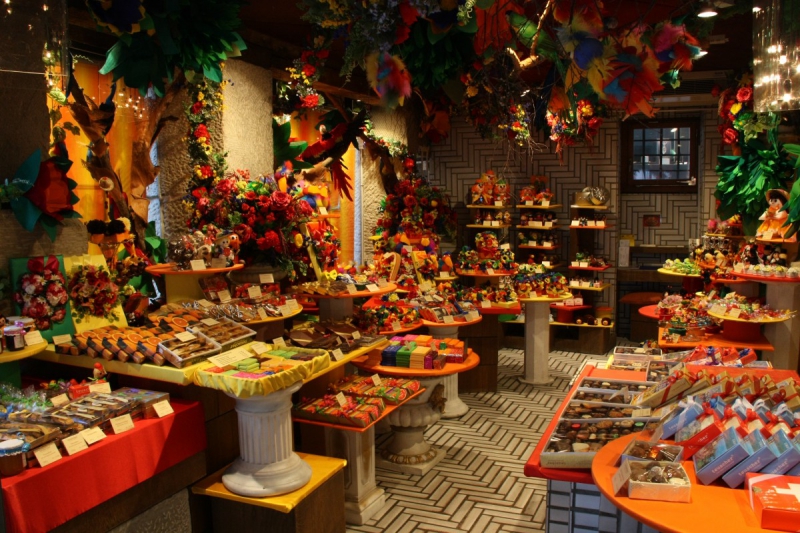 boutique-BAUDUEN-min_candy_store_chocolate_shop_chocolate_switzerland-393515